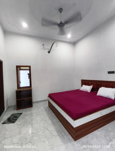 Bedroom 2, Lord krishna home stay, Mathura