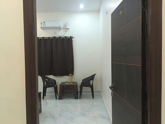 Room 5, Hotel Pampa Sarovar, Chhatarpur