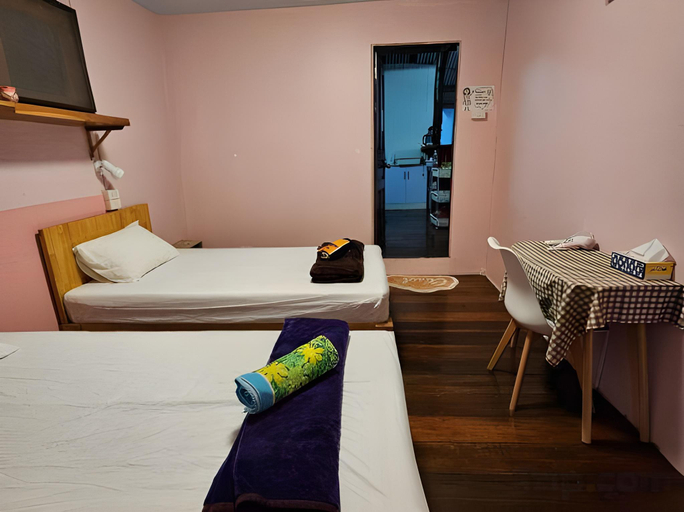 Bedroom 4, Let's Sea Hostel, Mueang Krabi