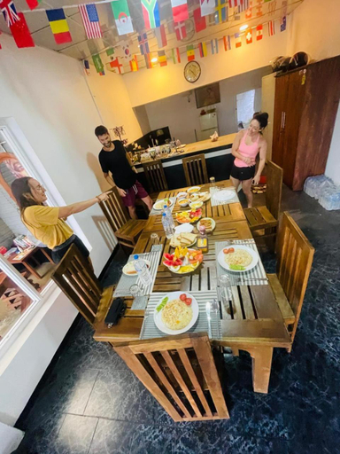 Food & Drinks 3, The Lake Round Guest House, K.F.G. & G. Korale