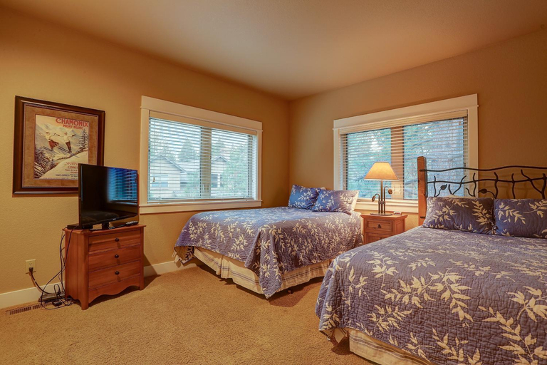 Bedroom 1, Big Pine Home on Deschutes River Trail, Deschutes