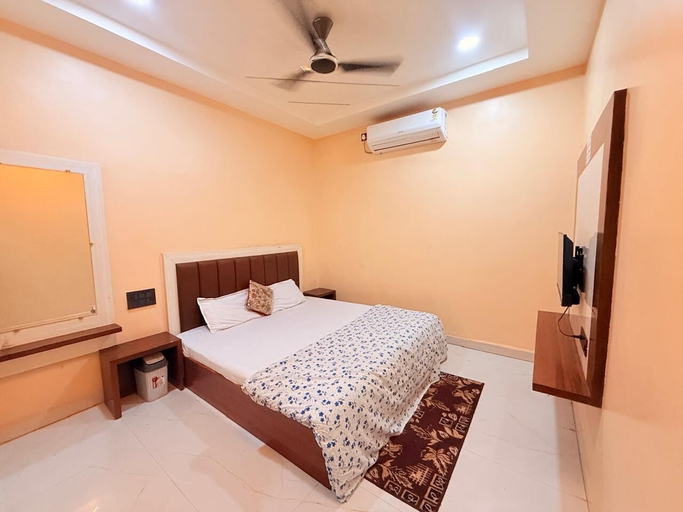 Room 3, Hotel Sunshine, Sehore