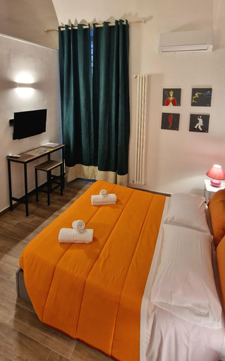 Bedroom 4, Tribunali Platamon, Napoli