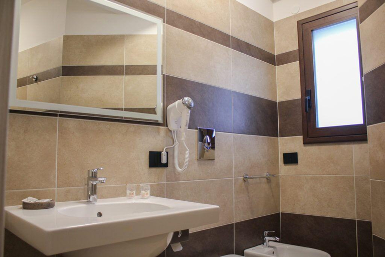Bathroom 4, La Giummara Rooms, Trapani