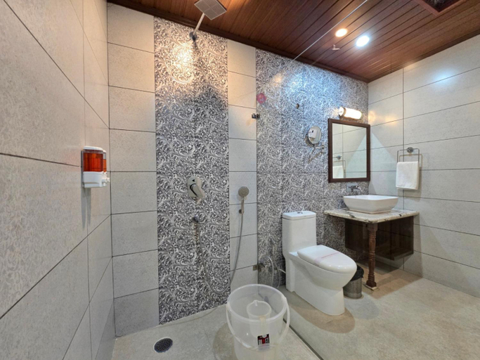 Bathroom 3, Kamna Hill Resort, Shimla