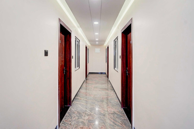 Lobby 4, Townhouse Khajrana Ganpati Mandir, Indore