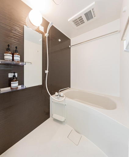 Bathroom 4, Mi-Ochiai Soluna White, Shinjuku