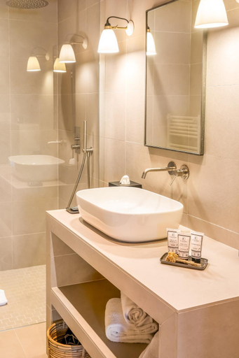 Bathroom 5, Boutique hotel Chateau Rouher, Corse-du-Sud