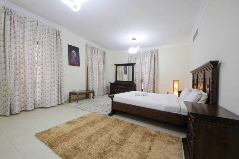 Room 3, 5BR Villa With Private Swimming Pool, Dubai