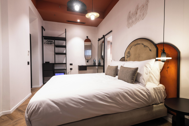 Bedroom 5, Jrose Hotel