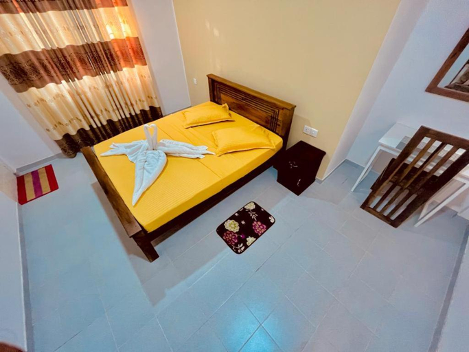 Bedroom 2, The Lake Round Guest House, K.F.G. & G. Korale