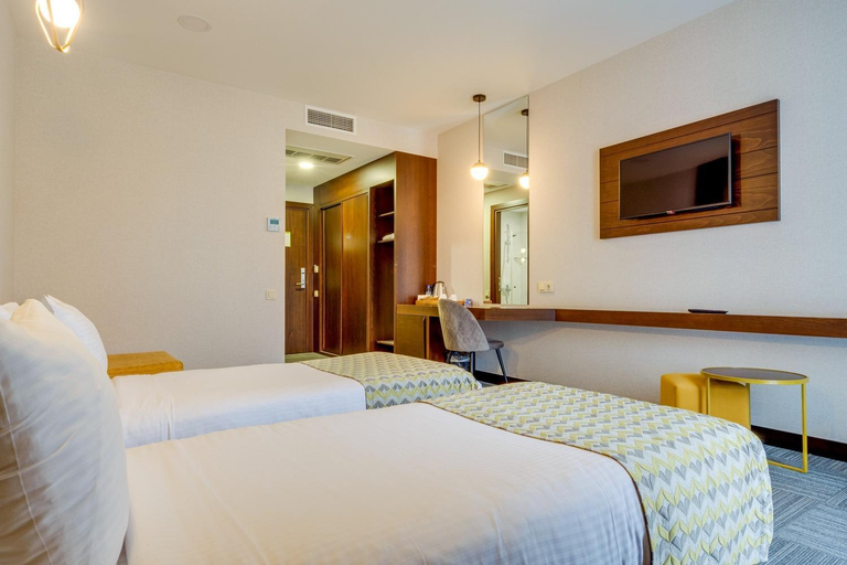 Bedroom 3, Hotel Salvador, Batumi