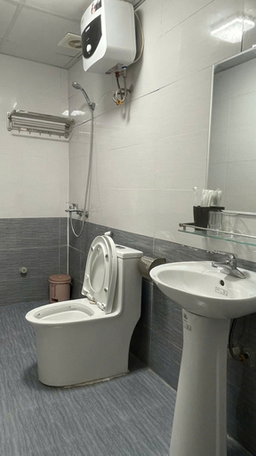Bathroom 3, Chillin' House, Cát Hải
