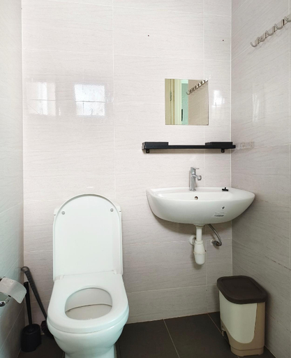 Bathroom 3, SAFIYA Roomstay Vista Alam, Shah Alam