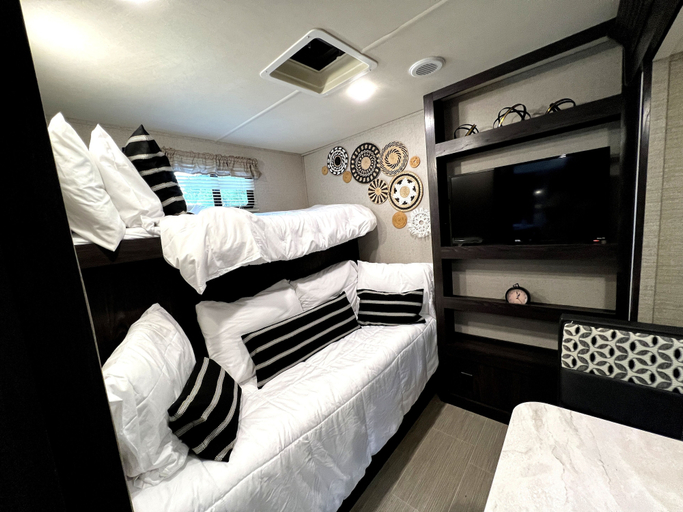 Room 2, Finish Line RV Park, Garland
