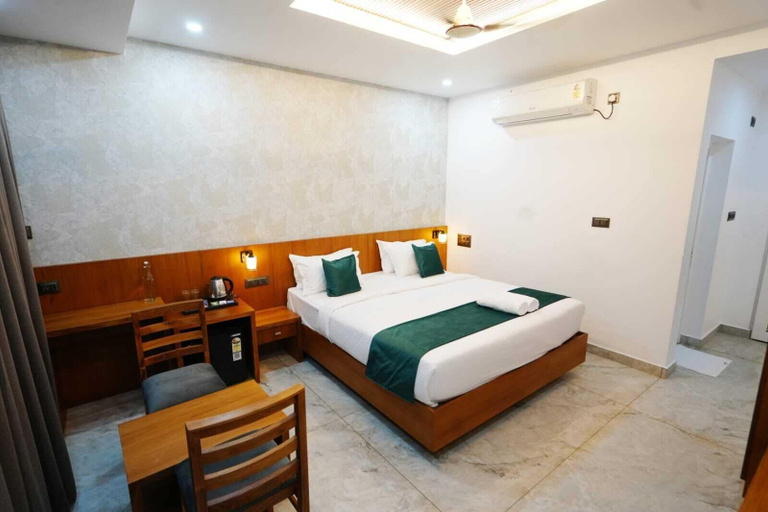 Room 5, Palm Wave Beach Resort, Ernakulam