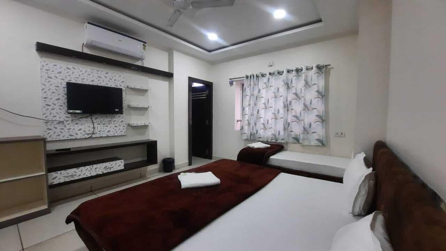 Room 2, Hotel S M INN near Temple & Main Places, Ujjain