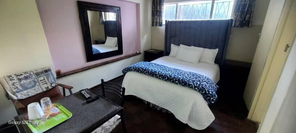 Room 2, Legend Safari Lodge, Harare