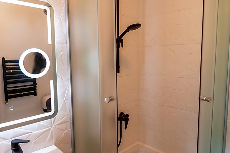 Bathroom 3, Cantemir Hotel, Municipiul Bucuresti