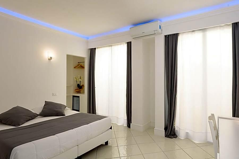Bedroom 3, Bussola di Hermes, Napoli