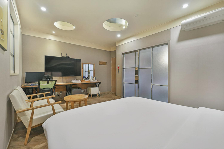 Bedroom 3, Palace Hotel Ulsan, Jung