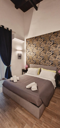 Bedroom 4, Tribunali Platamon, Napoli