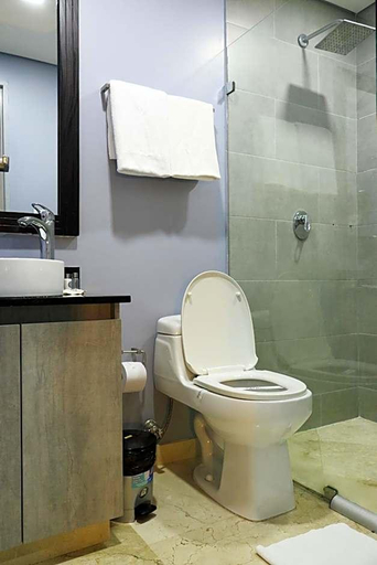 Bathroom 3, The Garden Lleras 10, Medellín