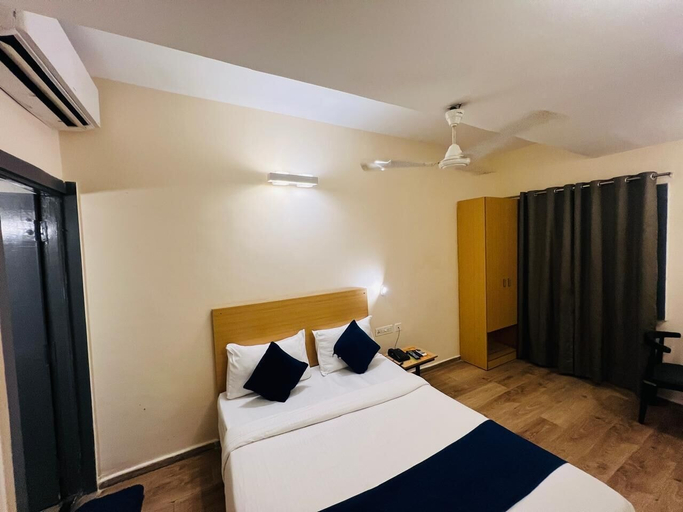 Room 4, Hotel Dlive Indore, Indore