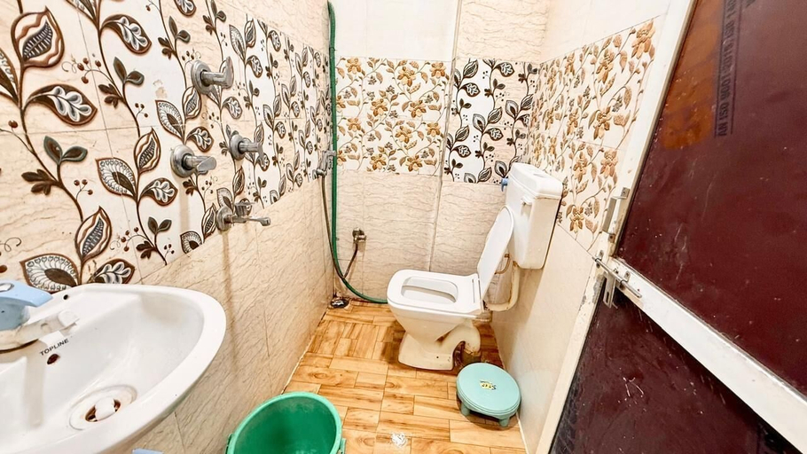 Bathroom, Hotel N K Palace - near Mahakal Temple, Ujjain