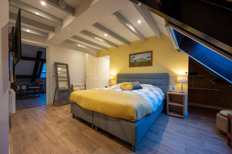 Bedroom, B&B Stations Koffiehuis, Nijefurd