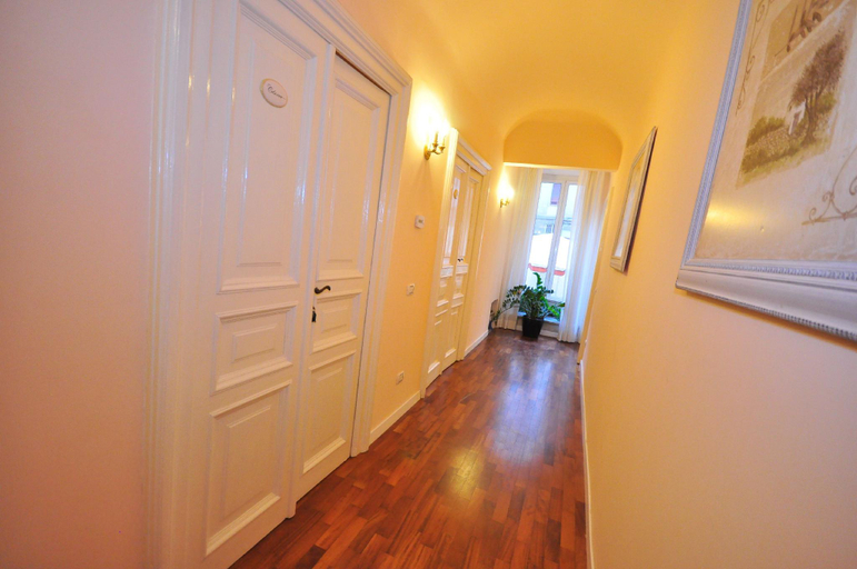 Others 4, Relais Cavour, Rome