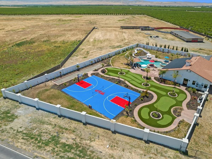 Others 4, 4BR LUXURY ENTERTAINMENT OASIS, San Joaquin
