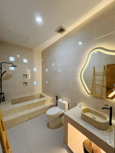 Bathroom 5, Villa Fortuna - Gaharu ( Puncak - Bogor ), Bogor