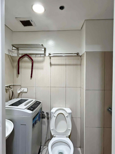 Bathroom 2, Mall of SHELL Residences Staycation, Pasay City