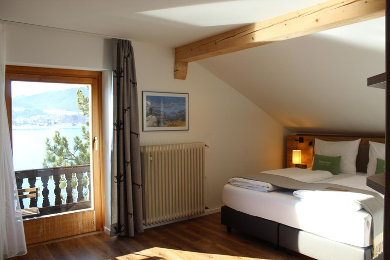 Bedroom 3, Seehotel zur Post, Miesbach