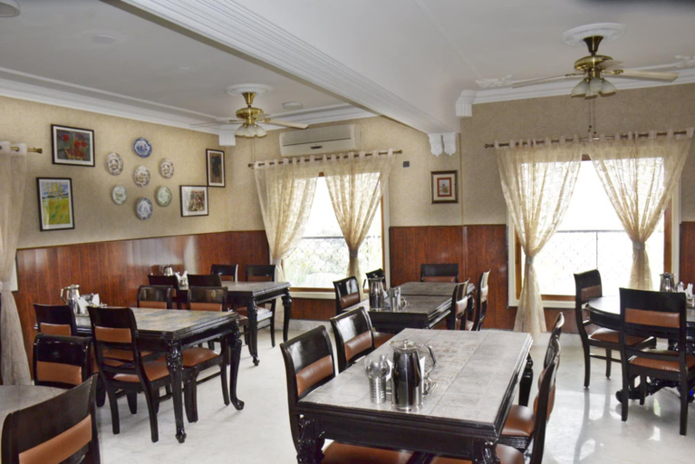 Food & Drinks 4, Hotel Winsum Hill Solan, Solan