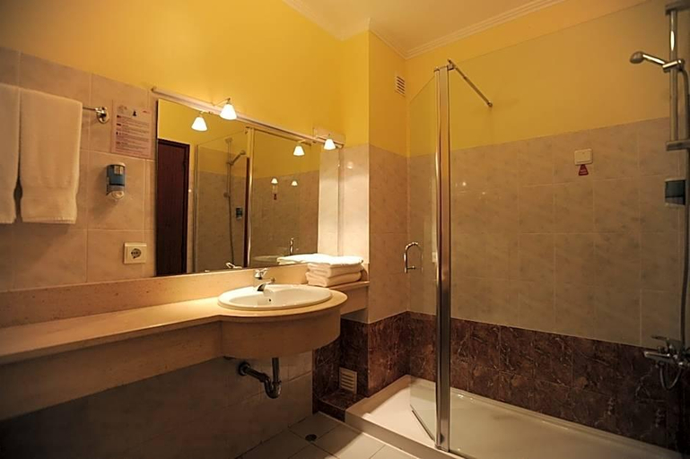 Bathroom 4, Valley View Hotel Encumeada, Ribeira Brava