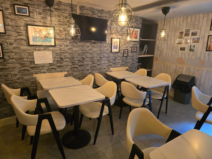 Food & Drinks 4, Double bedroom studios, Dublin