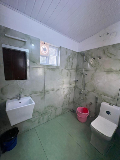 Bathroom, Eve's Residency, Wayanad