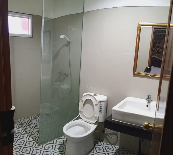 Bathroom 5, GRAND BATIK INN, Central Jakarta