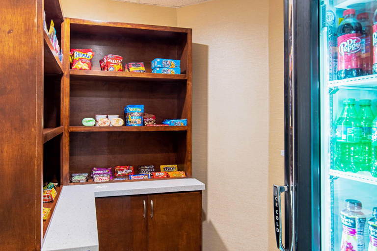 Food & Drinks 5, Comfort Inn & Suites Fredericksburg, Gillespie