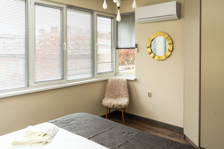 Room 5, Apartment 8, Lovech