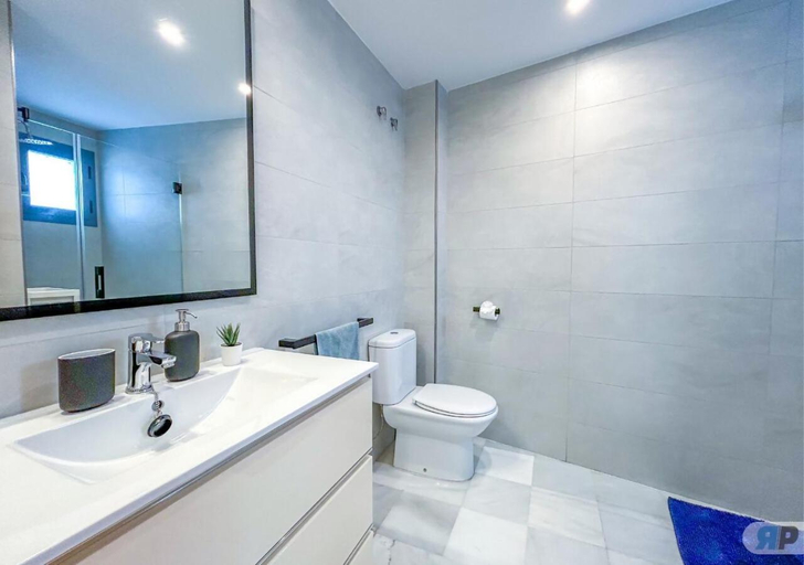 Bathroom 3, Apartamentos Varadero sea view, Málaga