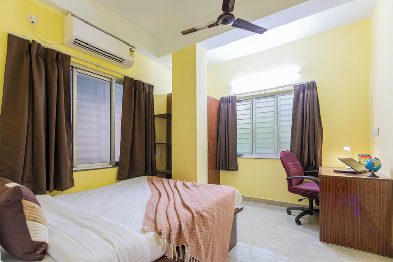 Room 2, City Haven by Jadecaps Nr. Belle Vue Hsp 3bhk, Kolkata