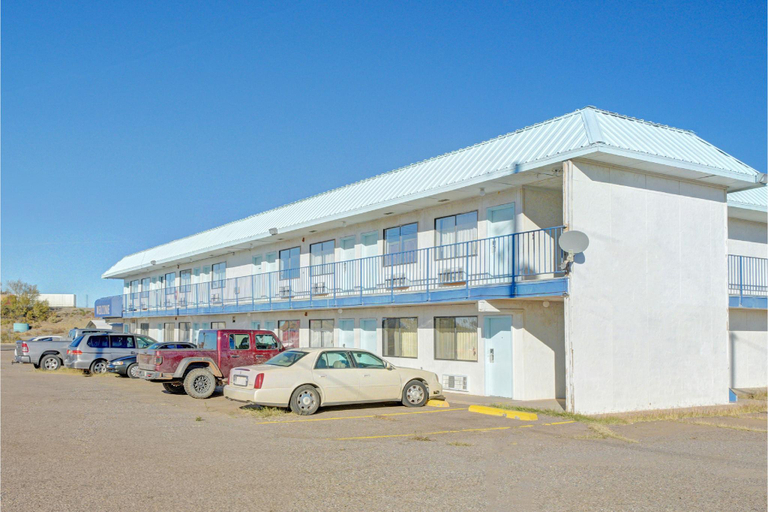 Entrance 2, Motel 10, Hidalgo