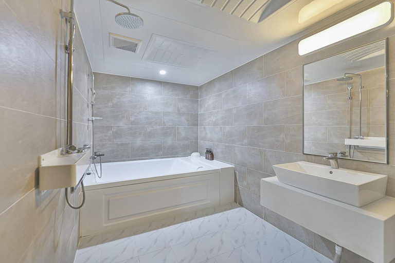 Bathroom 5, Palace Hotel Ulsan, Jung