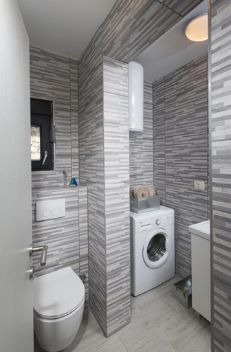 5, Villa Regina with heated pool and sea view, Marina