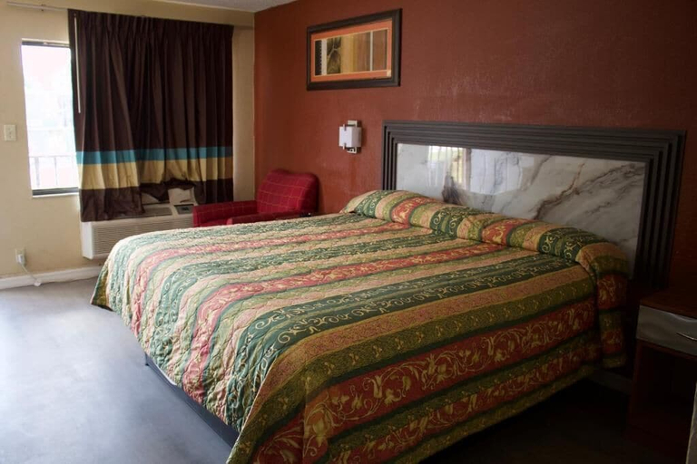 Room 2, Oak Ridge Inn, Osceola