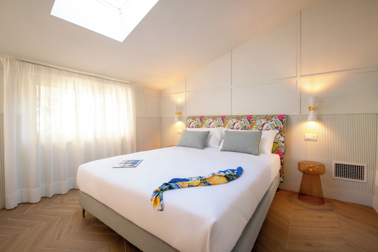 Room 2, Villa Bellarosa, Napoli