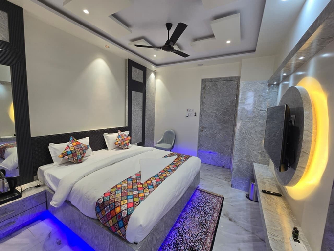Room 5, HOTEL REAL INN, Muzaffarpur